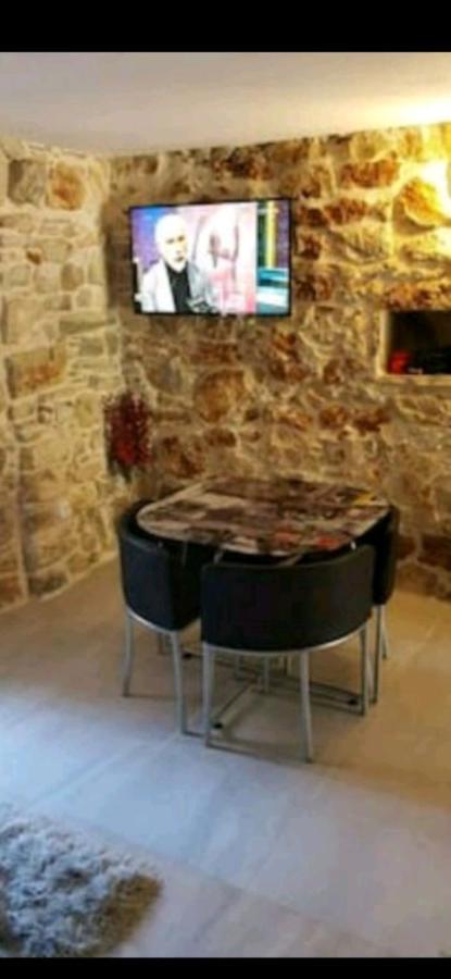 Moderna Kamena Kuca Sa Bazenom Pousada Dol (Hvar)